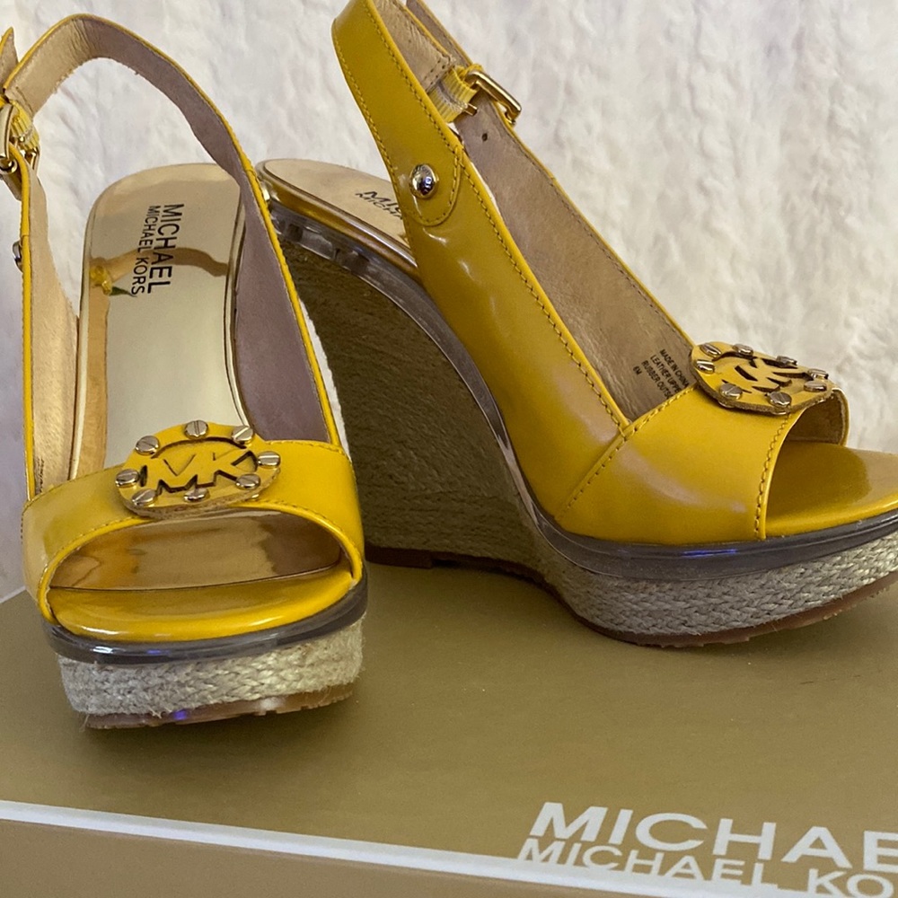 Michael Kors Montgomery Sling